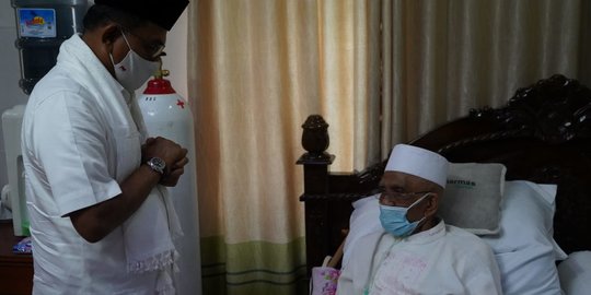 Moeldoko Temui Tokoh Agama Lombok dan Doakan Kesembuhan TGH Turmudzi