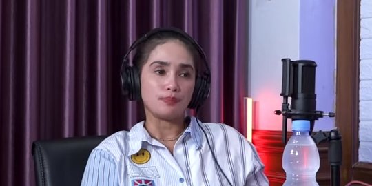 Pernah Dapat Julukan Ratu Iklan, Ini Cerita Ussy Sulistyawaty di Awal Kariernya