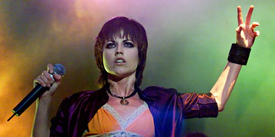 Lirik Lagu Linger - The Cranberries