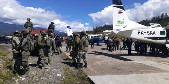 TNI-Polri Ambil Alih Bandara Aminggaru di Ilaga dari KKTB Papua