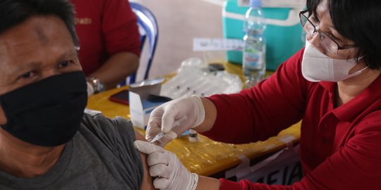 Kemenkes Izinkan Warga Berusia 18 Tahun ke Atas di Jakarta Jalani Vaksinasi Covid-19