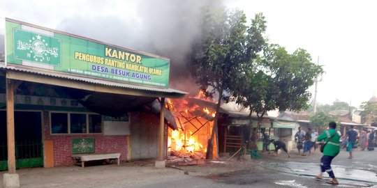 Toko Sandal dan Rumah Ustaz di Probolinggo Terbakar, Diduga akibat Korsleting