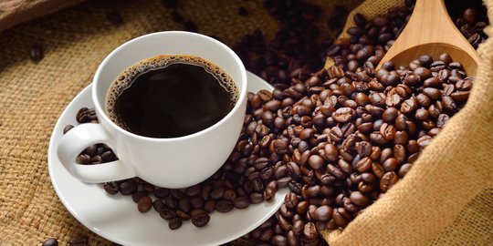 Antara Kopi Dingin dan Panas, Mana yang Memiliki Kandungan kafein Lebih Banyak?