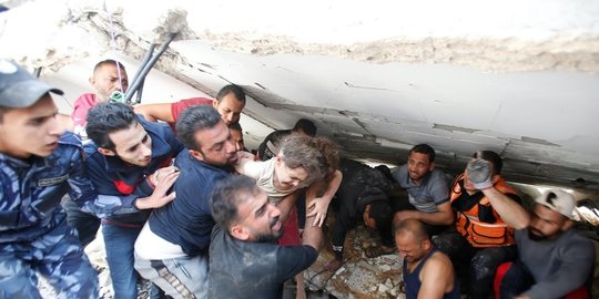 "dia bertanya tentang ibunya, kami bilang ibunya ada di surga"