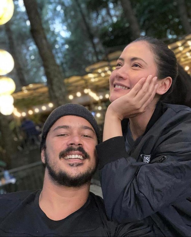 artis yang tetap romantis meski belum dikaruniai anak