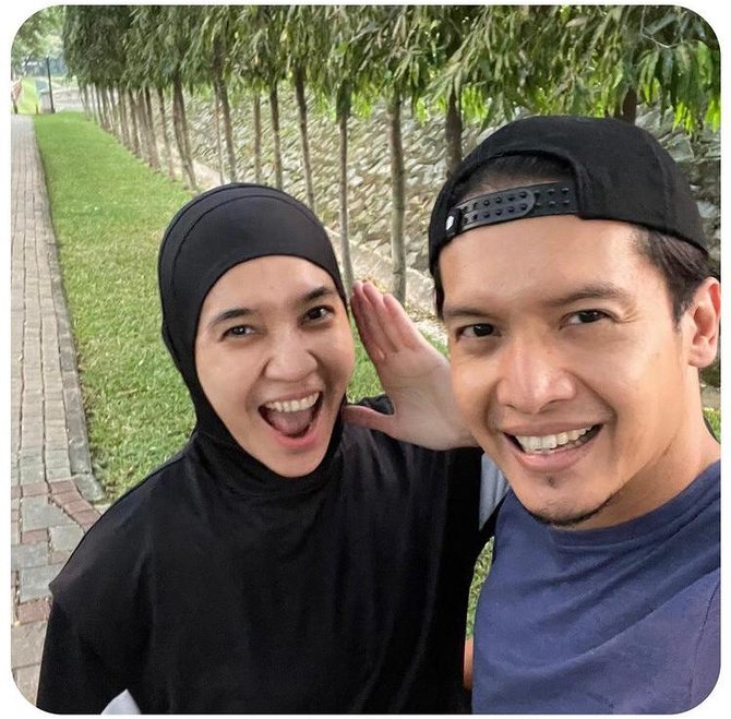 artis yang tetap romantis meski belum dikaruniai anak