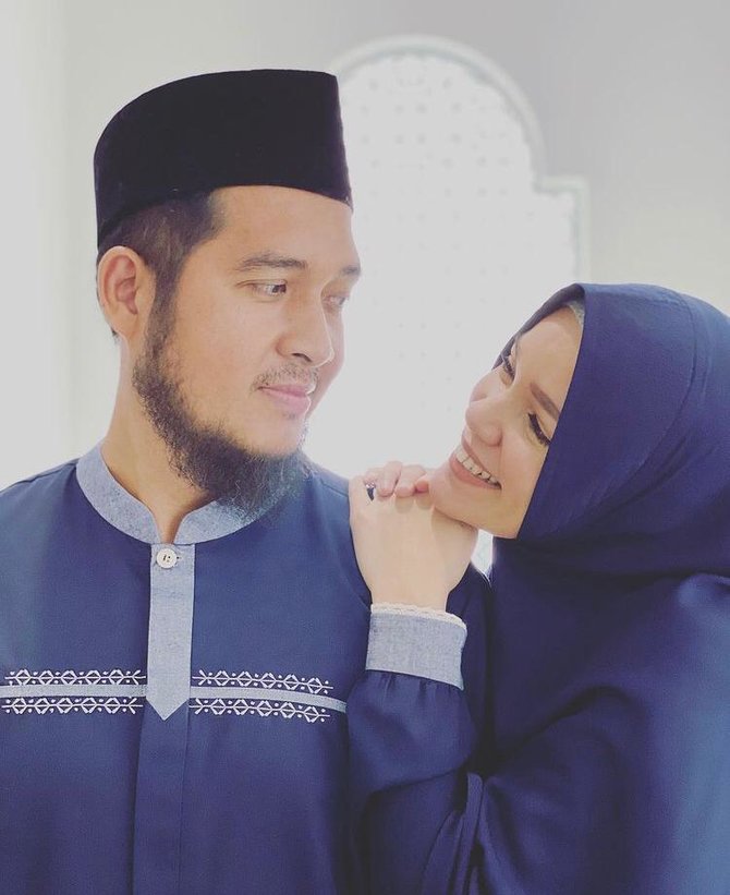 artis yang tetap romantis meski belum dikaruniai anak