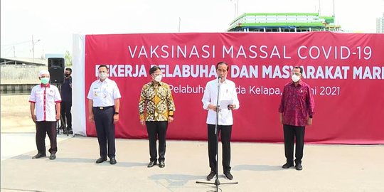 Jokowi Tinjau Vaksinasi di Pelabuhan Sunda Kelapa: Perlindungan untuk Pekerja