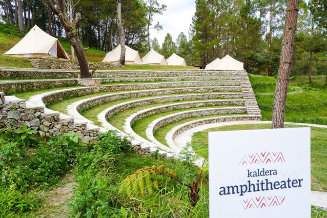 nikmati suasana glamping mewah di the kaldera toba bak hotel bintang lima