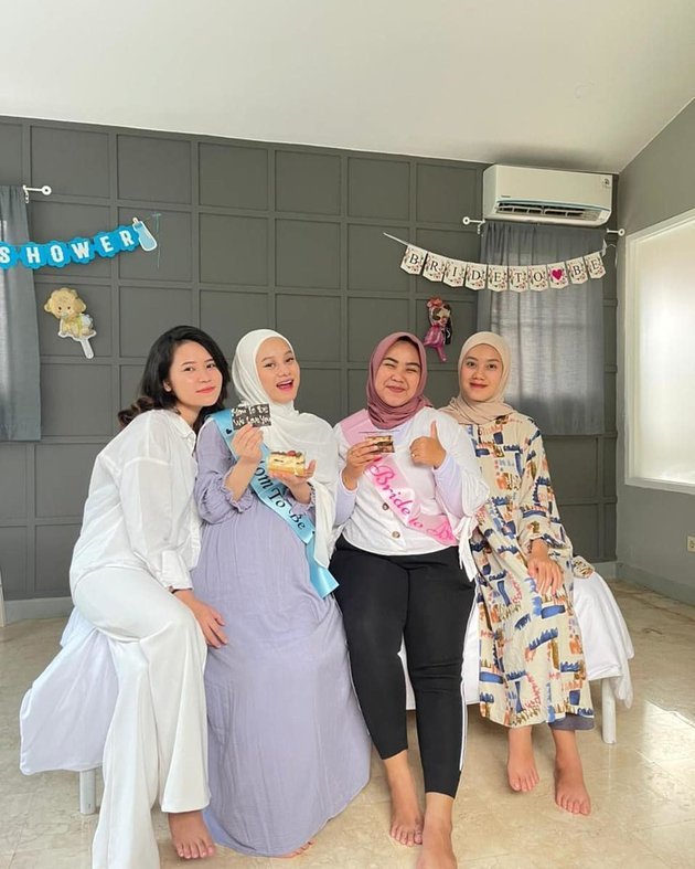 penuh kebahagiaan ini 4 momen baby shower dinda hauw