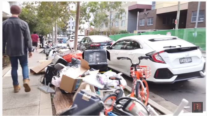 barang bermerk di australia cuma jadi sampah