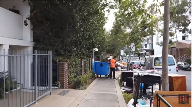 barang bermerk di australia cuma jadi sampah