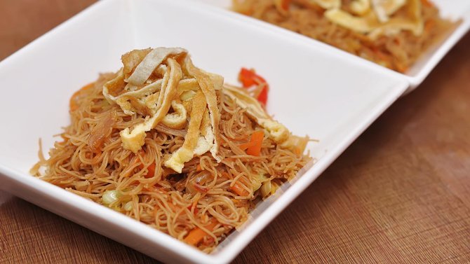 ilustrasi bihun goreng