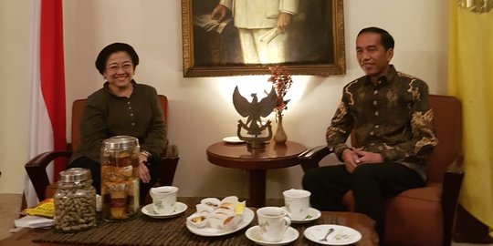 Jokowi Puji Kepemimpinan Strategis Megawati Membela Rakyat dan Anti Korupsi