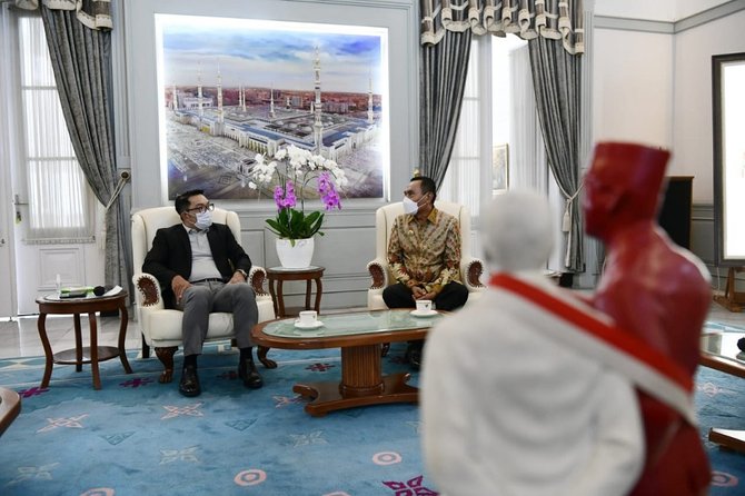 gubernur jawa barat ridwan kamil bertemu dengan bupati ende djafar achmad