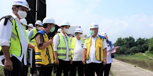 Menteri Basuki akan Bangun Jembatan Gantung di Atas Sungai Bengawan Solo