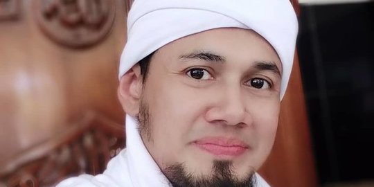 Kabar Terbaru Ustaz Guntur Bumi Usai Bebas dari Bui, Raih Gelar Doktor Ilmu Al Quran