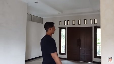 intip rumah baru arya saloka yang akan direnovasi bergaya amerika mewah dua lantai