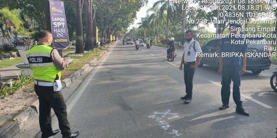 Pesepeda, Pemotor dan Pejalan Kaki Ditabrak Mobil di Pekanbaru, 1 Tewas