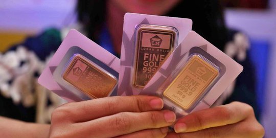 Awal Pekan, Harga Emas Antam Turun Rp 3.000 Menjadi Rp 945.000 per Gram - Vimarsana News