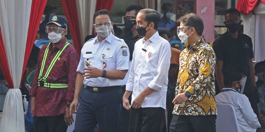 Jokowi Beri Anies Target: 7,5 Juta Penduduk Sudah Tervaksinasi Sampai Akhir Agustus