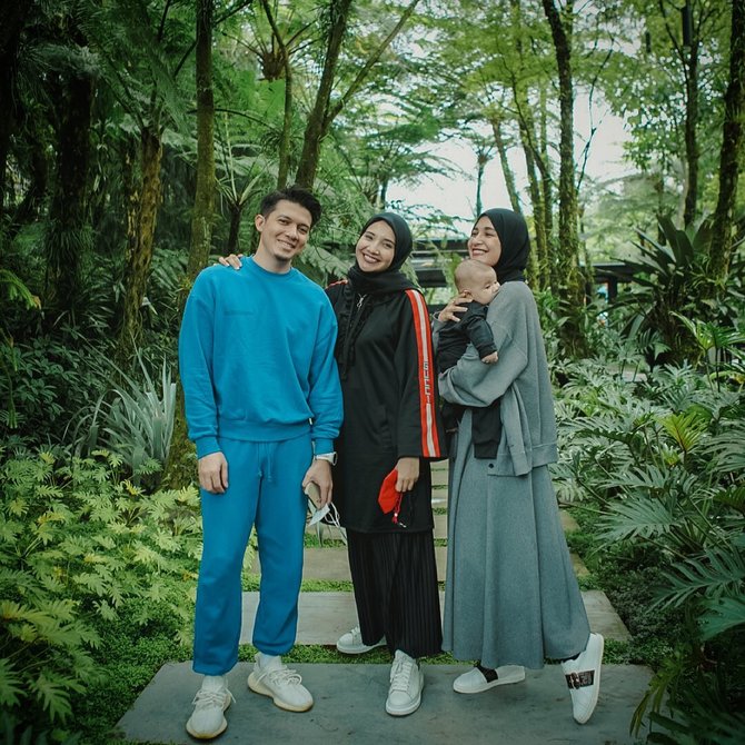 keluarga irwansyah bersama shireen sungkar