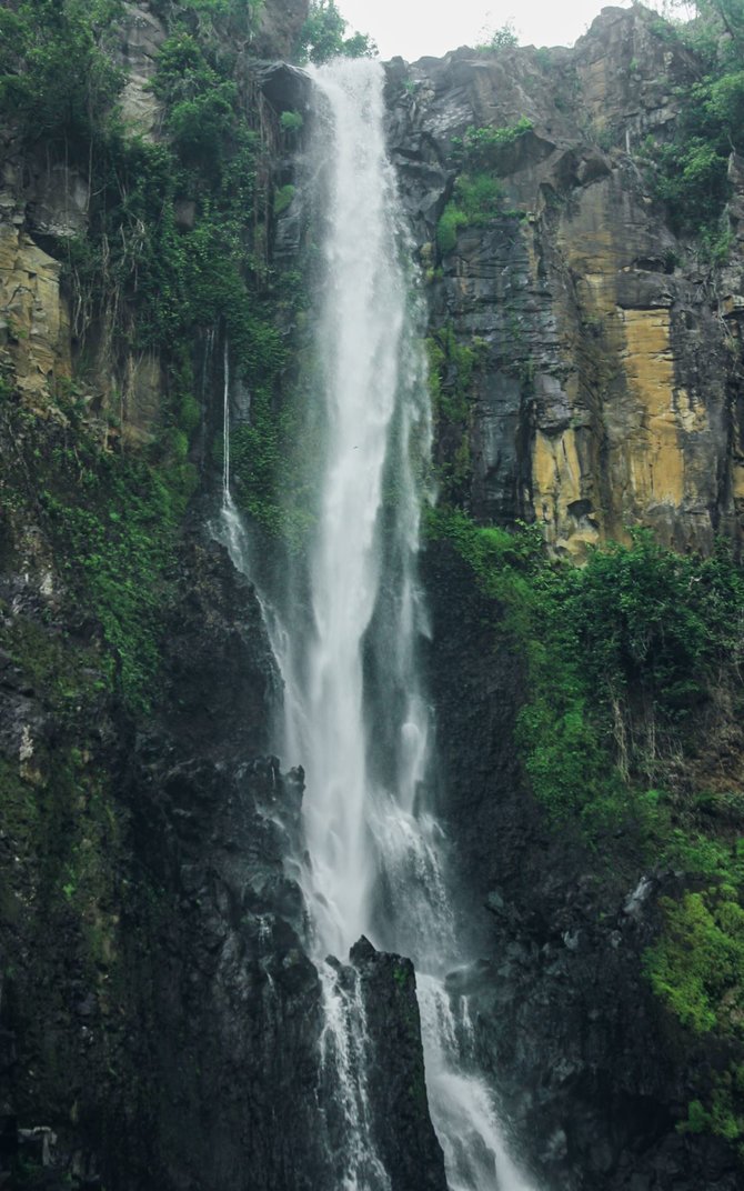 pesona air terjun takapala di gowa