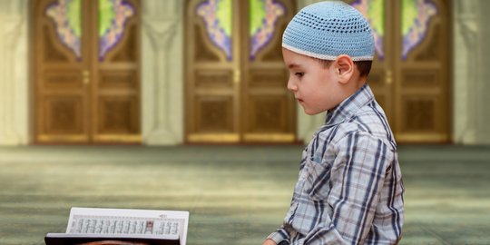 8 Cara Mendidik Anak Laki-Laki dalam Agama Islam, Ini Kata Rasulullah