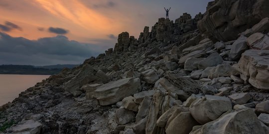 Eksotisnya Tebing Lubang Sewu Wonosobo, Hanya Ada di Musim Kemarau