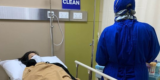 Kondisi Terbaru Bunga Zainal Terbaring Lemah di RS, Sakit Apa?