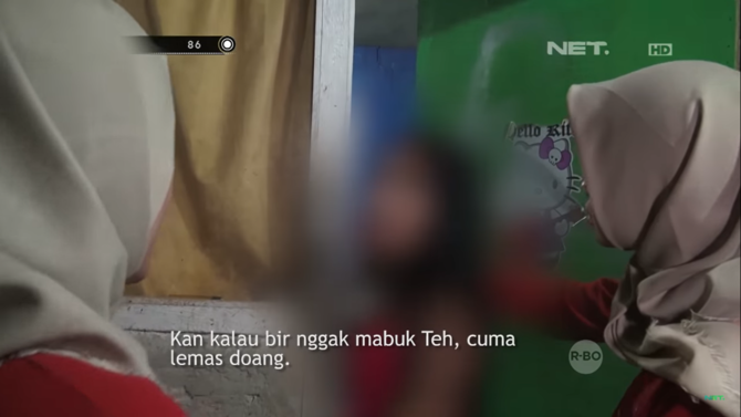 ikuti jejak ibu jadi teman karaoke pria tiap malam