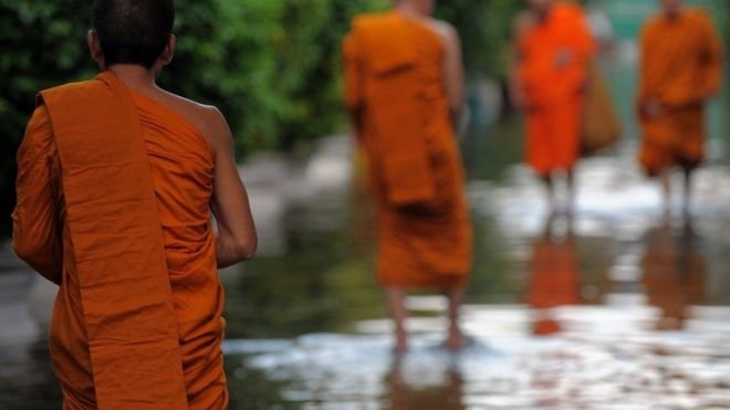 ilustrasi biksu buddha 001