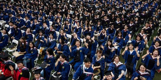 Kampus di Wuhan Gelar Wisuda Akbar 11.000 Mahasiswa Tanpa Masker