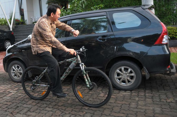 ahok naik bktb