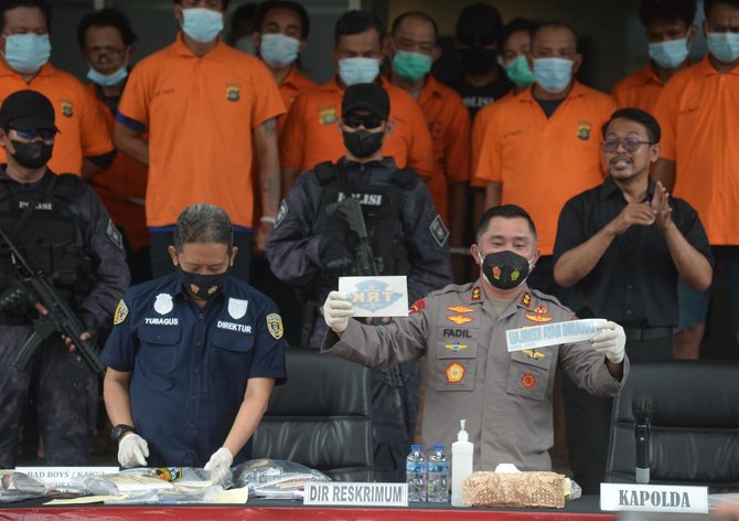 preman pungli sopir truk kontainer di tanjung priok