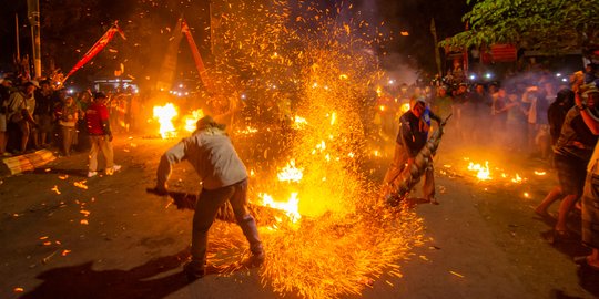 Perang Obor Jepara, Saling Pukul Api Demi Sedekah Bumi