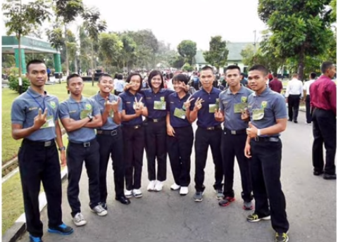 sosok tangguh marina latifah jadi pilot tni ad