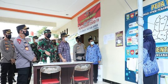 Tinjau PPKM di Madiun, Kapolri Minta Polisi Catat Tindakan Pengendalian Covid