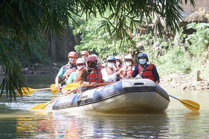 wali kota medan bobby nasution susuri sungai babura
