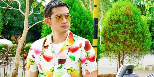 Namanya Kini Jadi Sorotan, Ini Perjalanan Karier dan Asmara Rezky Aditya