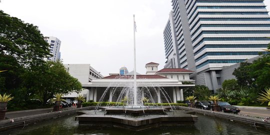 Bermalam di Gedung Balai Kota DKI Jakarta