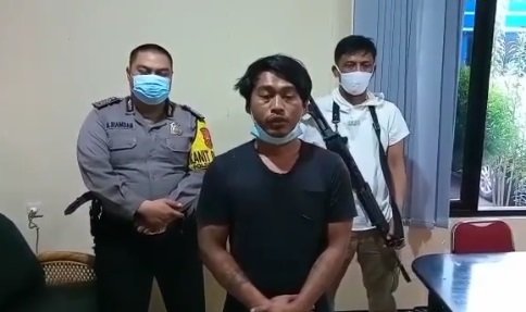pria tak percaya corona ditangkap