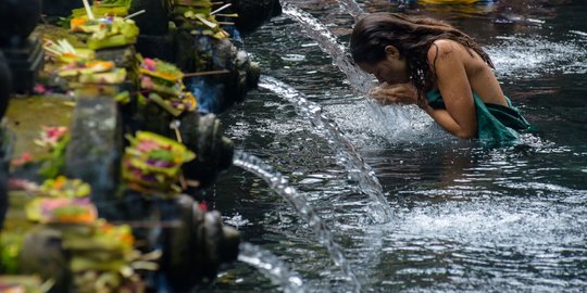 Khidmatnya Tradisi Melukat di Bali, Ritual Penyucian Jiwa dan Pikiran