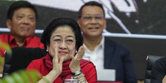Megawati Resmikan Baileo, Monumen, dan Nama Jalan Ir Soekarno di Maluku Tengah