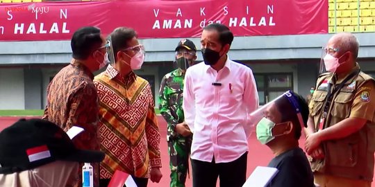 Jokowi: Pemerintah Capai Target 716 Ribu Vaksinasi Covid-19 Per Hari