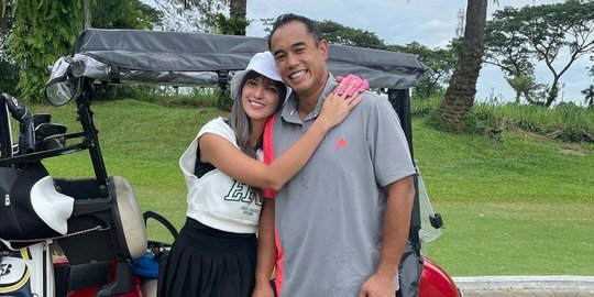 Netizen Gemas Banget Lihat Ardi Bakrie Cium Pipi Nia Ramadhani