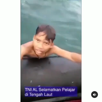 remaja ngaku dilempar dari kapal di depan tni al