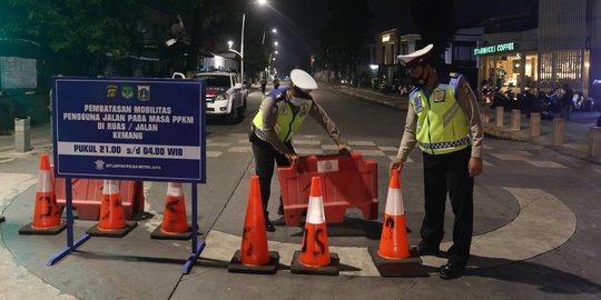 Suasana Malam Jakarta Saat Penutupan Jalan Selama 7 Jam