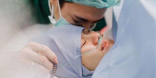 Jelang Persalinan Dinda Hauw, Rey Mbayang Tulis Pesan Haru Menyentuh Hati
