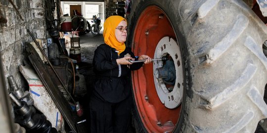 Semangat Mekanik Wanita Bertubuh Mungil di Mesir